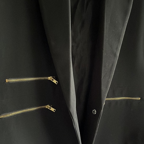 Love21 Black Blazer w Gold Detailing Never Worn Size M - Picture 2 of 4